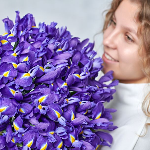 Букет из 25 ирисов