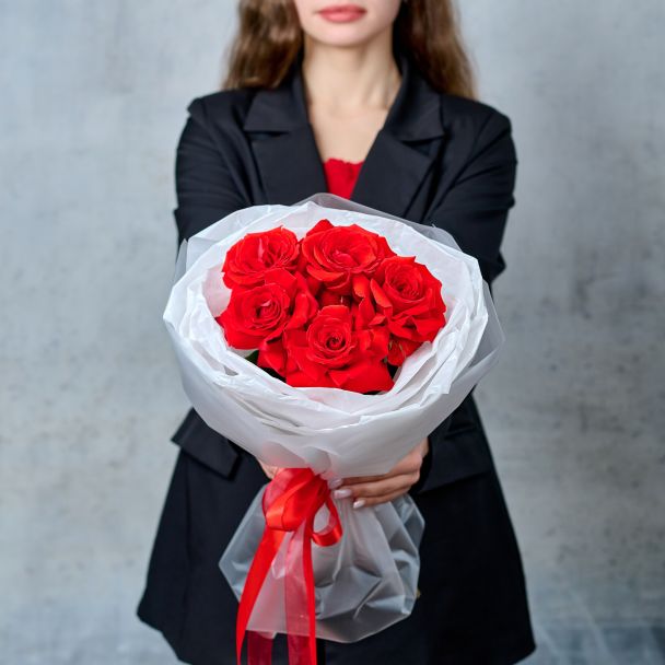 Букет из 5 красных роз